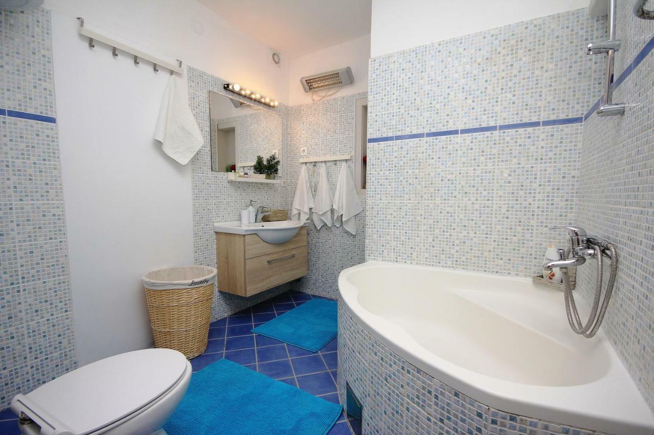 Apartment Mikula Макарська Екстер'єр фото
